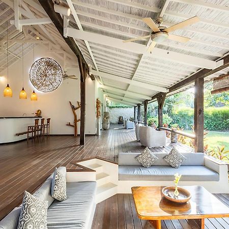 4 Bedroom Villa - Kerobokan เซมินยัค ภายนอก รูปภาพ
