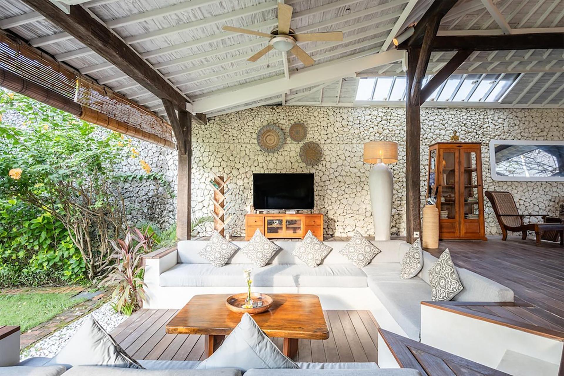 4 Bedroom Villa - Kerobokan เซมินยัค ภายนอก รูปภาพ