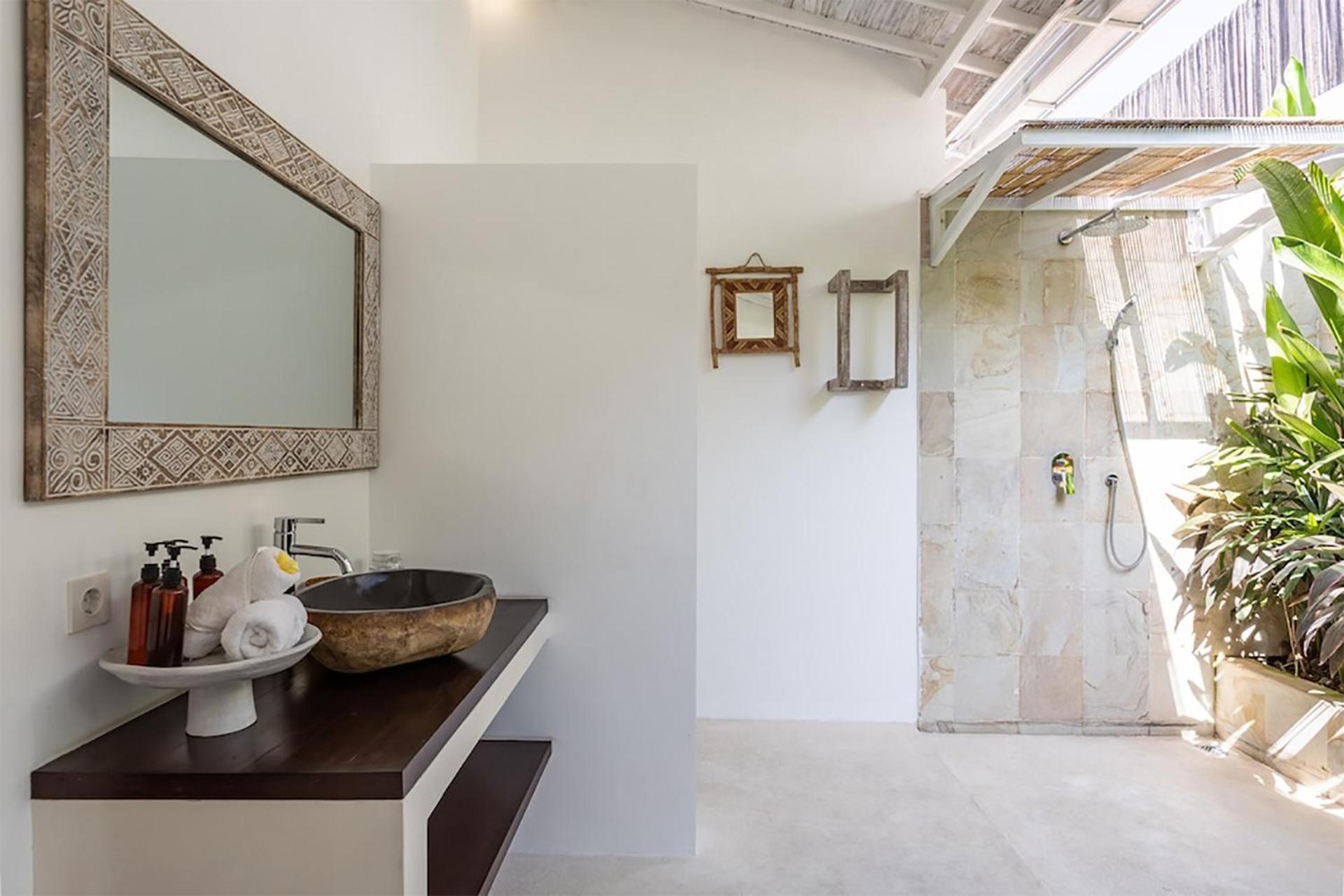 4 Bedroom Villa - Kerobokan เซมินยัค ภายนอก รูปภาพ