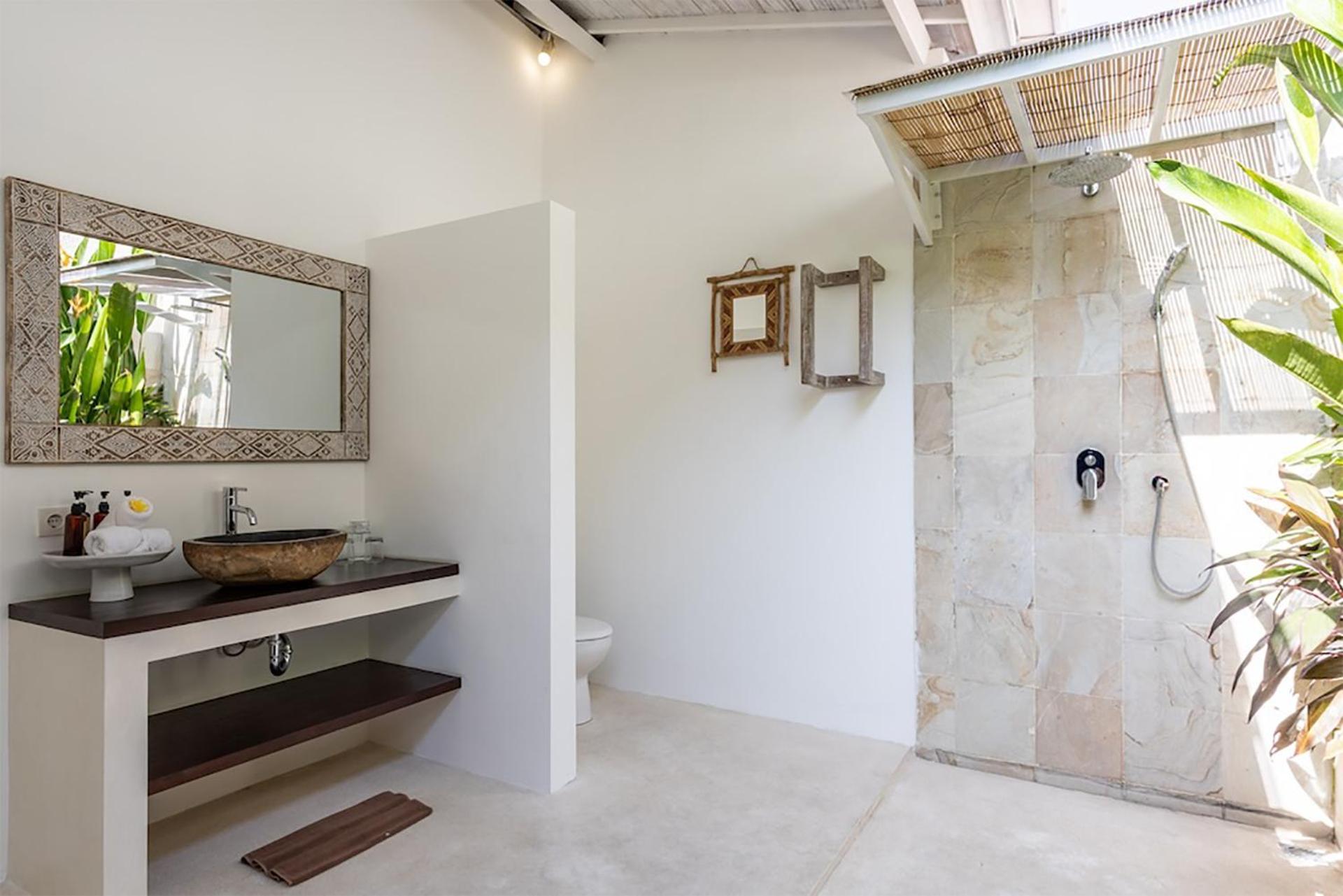 4 Bedroom Villa - Kerobokan เซมินยัค ภายนอก รูปภาพ