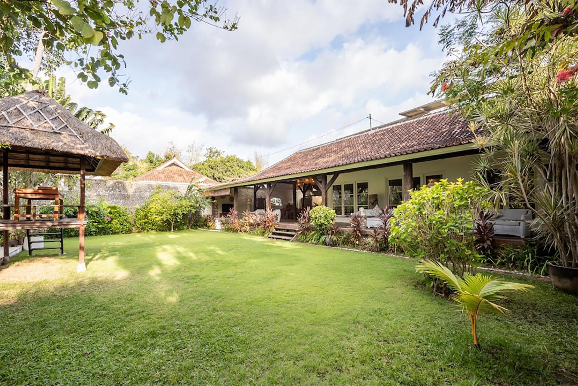 4 Bedroom Villa - Kerobokan เซมินยัค ภายนอก รูปภาพ