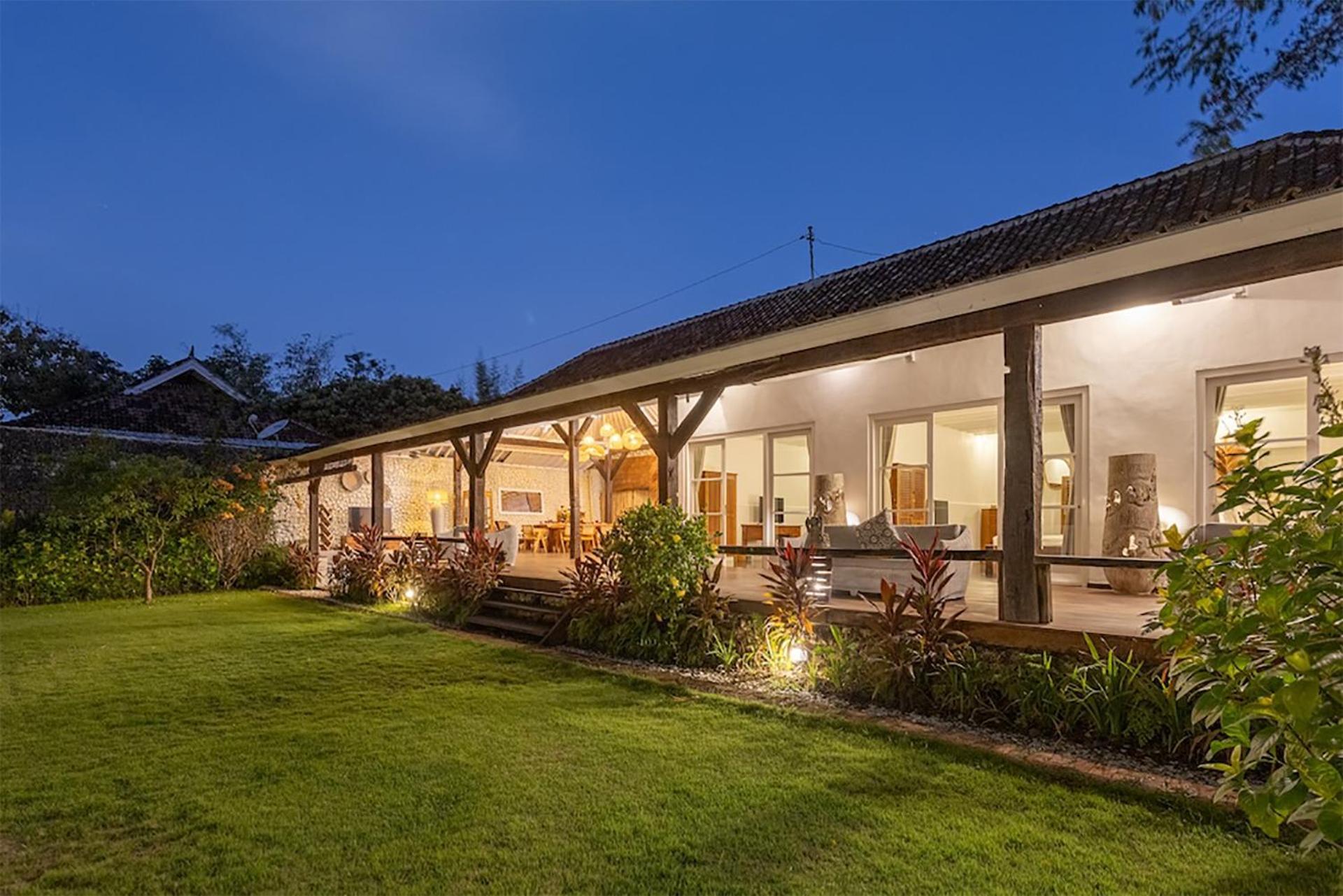 4 Bedroom Villa - Kerobokan เซมินยัค ภายนอก รูปภาพ